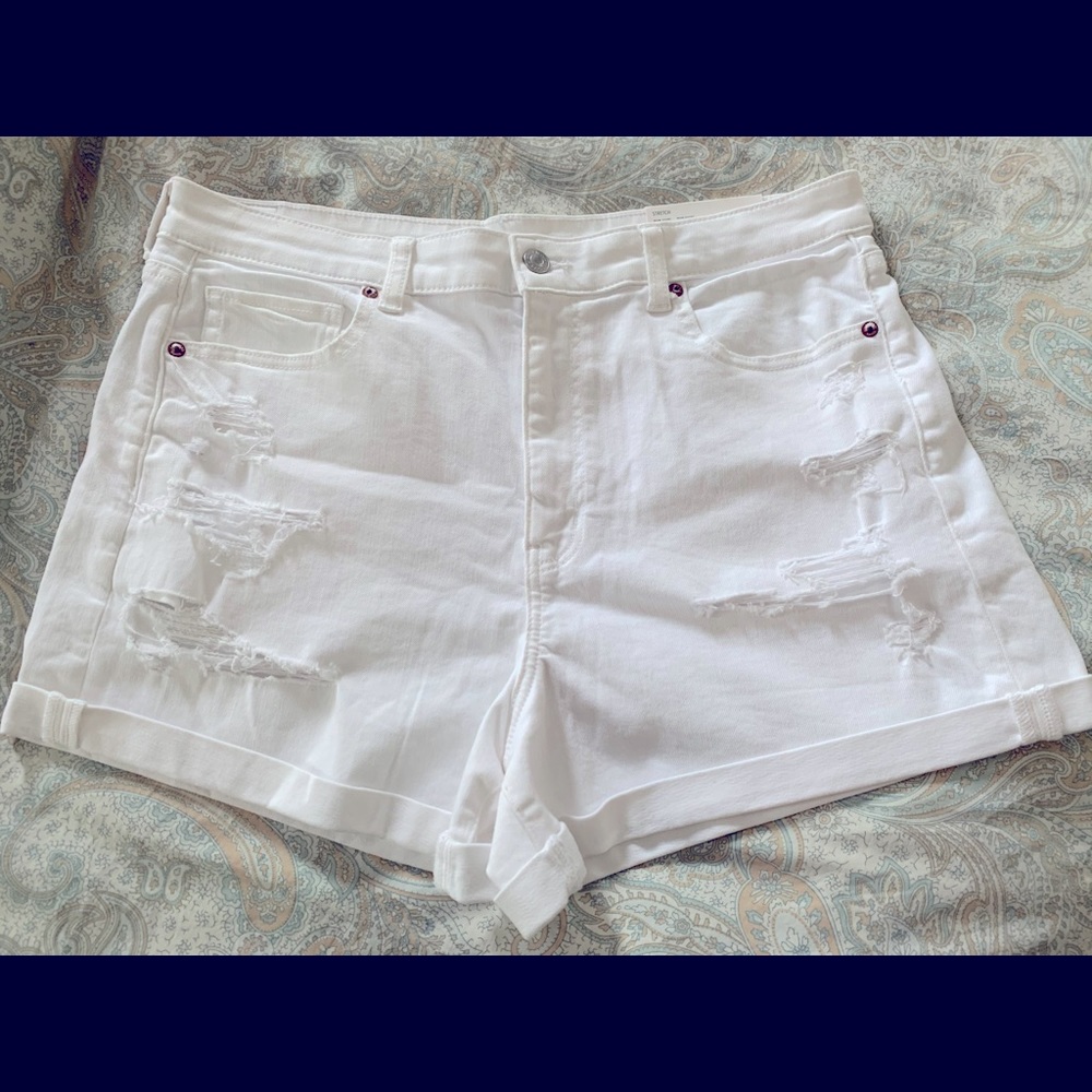 AE White Shorts